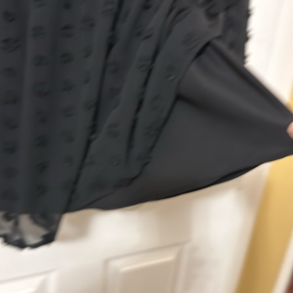 Black off/ on shoulder blouse. Lined . - Picture 3 of 4